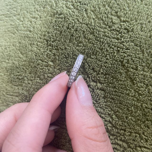 【COCKTAIL(カクテル)の口コミ】 細くてキラキラしてるものを探してると伝え、3つの候補から一目惚れで購入…