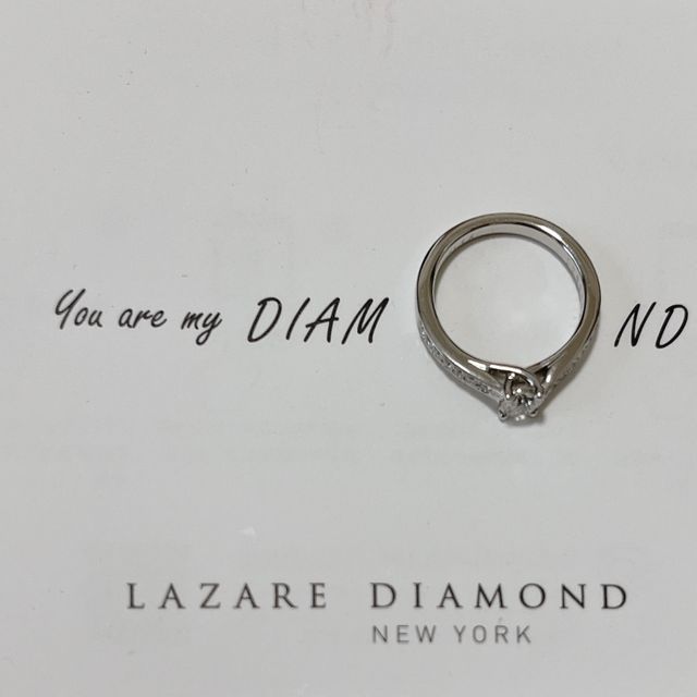 【ラザール ダイヤモンド(LAZARE DIAMOND)の口コミ】 彼から婚約指輪をラザールでもらいました。結婚指輪も同じブランドで揃え…