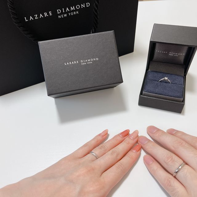 【ラザール ダイヤモンド(LAZARE DIAMOND)の口コミ】 彼から婚約指輪をラザールでもらいました。結婚指輪も同じブランドで揃え…