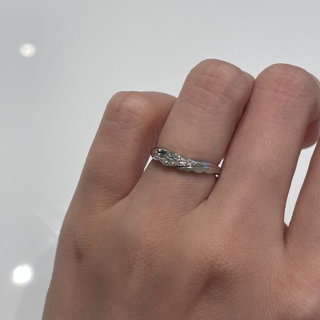 【JKPLANET(JKプラネット)の口コミ】 指輪のデザインが羽みたいになっていて、ダイヤも入っていて、とても可愛…