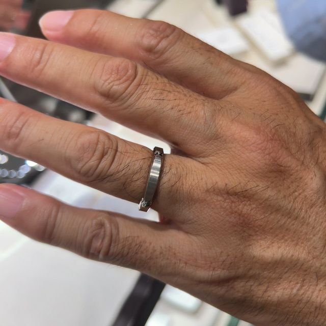 【俄(にわか)の口コミ】 プラチナのほかにも多くの材質の取り扱いがあるので、複数の材質を組み合…