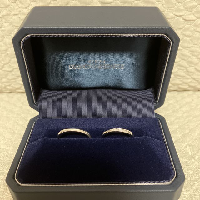 【銀座ダイヤモンドシライシの口コミ】 デザインが好みで、付けた時の指の雰囲気がとても気に入りました。普段ず…