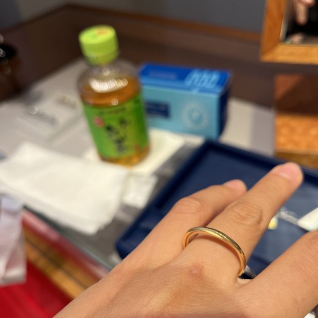 【銀座ダイヤモンドシライシの口コミ】 華奢でシンプルなものが多かったです。
ダイヤモンドにこだわるブランドさ…