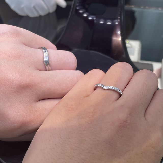 【アイプリモ(I-PRIMO)の口コミ】 デザインが可愛かったです。最初はまっすぐな指輪探していましたが、担当…