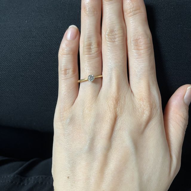 【銀座ダイヤモンドシライシの口コミ】 指輪のデザインはシンプルなものがよく、ストレートを選びました！
何種類…