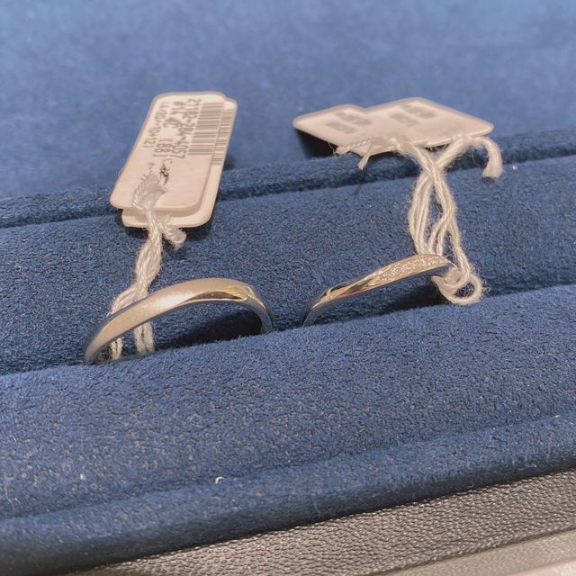 【4℃ BRIDAL(ヨンドシーブライダル)の口コミ】 もともとウェーブ型がいいなと思っており、自分の手の形、指の長さや水か…