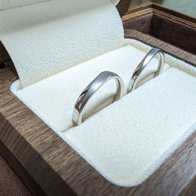 【TANZO.(鍛造指輪)の口コミ】 石を外側に付けないデザインにしたかったので、ダイヤ等の装飾ギラギラと…