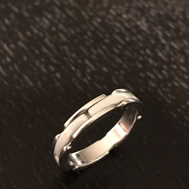 【シャネル(CHANEL)の口コミ】 以前よりこのリングの存在感が気になっており、いざはめてみると、自分の…
