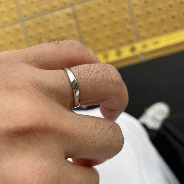 【ラザール ダイヤモンド(LAZARE DIAMOND)の口コミ】 デザインと価格を総合的にみて決めました。店員さんの接客もよく丁寧な説…