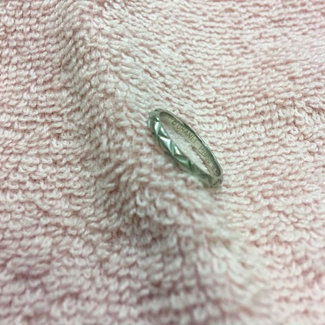 【シャネル(CHANEL)の口コミ】 CHANELが好きで、結婚指輪もCHANELにする！と決めていました。
毎日身につ…