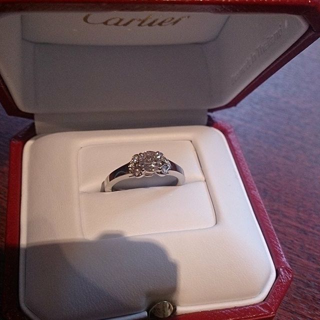 【カルティエ(Cartier)の口コミ】 3ヶ月間かけ様々なお店を見てまわりました。
カルティエのバレリーナにし…