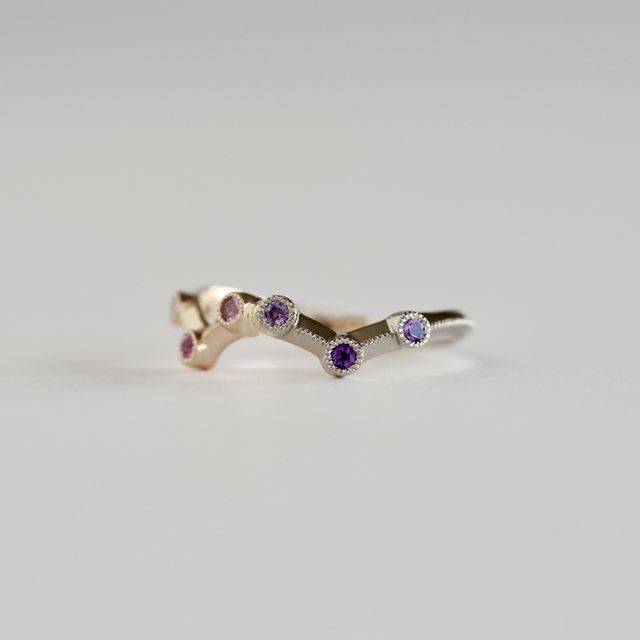 【hitotsuchi(ヒトツチ)の口コミ】 フルオーダーでハリネズミが2匹よりそってる指輪が作りたいと考えていまし…