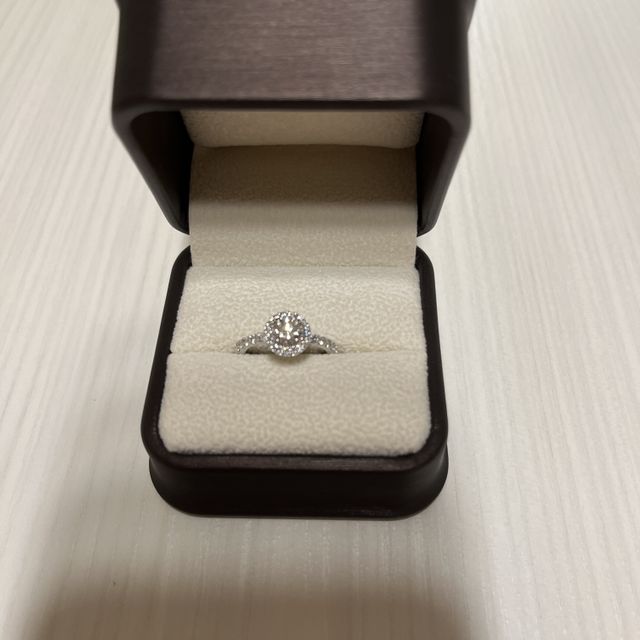 【宝寿堂(ほうじゅどう)の口コミ】 自分の欲しいデザインは決まっていたので、ハイブランドではなくダイヤの…