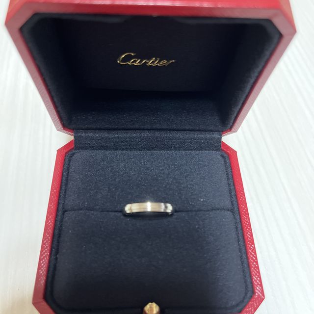 【カルティエ(Cartier)の口コミ】 結婚指輪はプラチナで、シンプルで飽きのこないダイヤなしのデザインで探…
