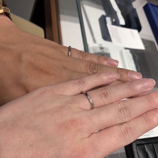 【エクセルコダイヤモンド(EXELCO DIAMOND)の口コミ】 購入前はどんな指輪を買うのかもイメージせずに来店したが、スタッフの方…