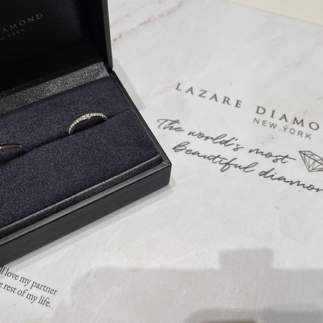 【ラザール ダイヤモンド(LAZARE DIAMOND)の口コミ】 指輪の価格が男女含めて30万円で購入きめました。
嫁の指輪がアプローズ
…