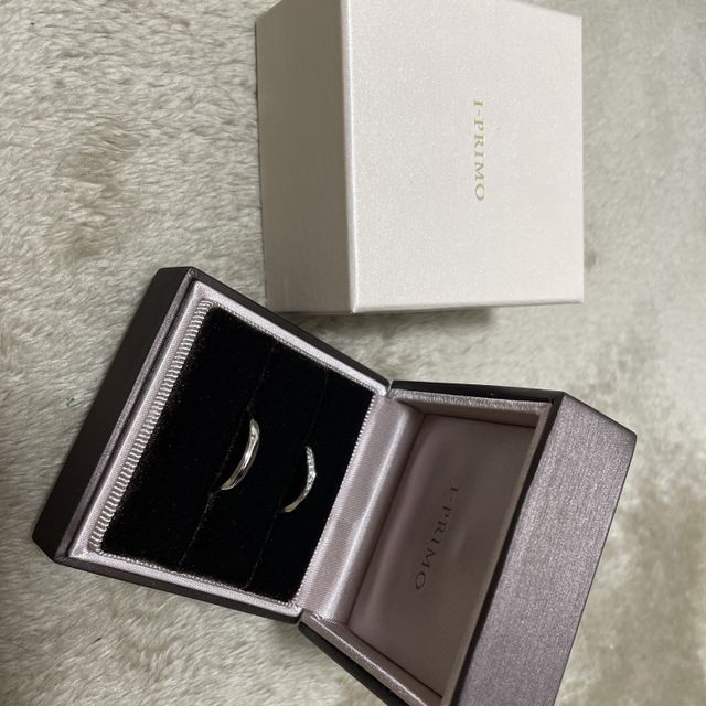 【アイプリモ(I-PRIMO)の口コミ】 どの角度から見てもキラキラ輝いていて可愛いのと指を通したときにしっく…