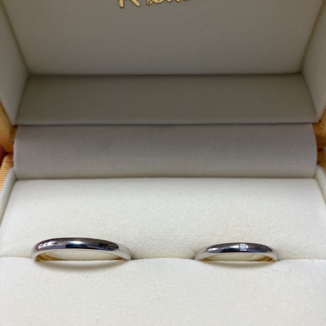 【ケイウノ ブライダル(K.UNO BRIDAL)の口コミ】 スタッフさんはとても親切で親身に相談にのってくれました。外側はシンプ…