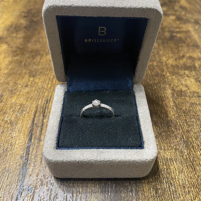 【BRILLIANCE+(ブリリアンスプラス)の口コミ】 ダイヤモンドプロポーズをしてもらい、リングのデザインは一緒に選びまし…
