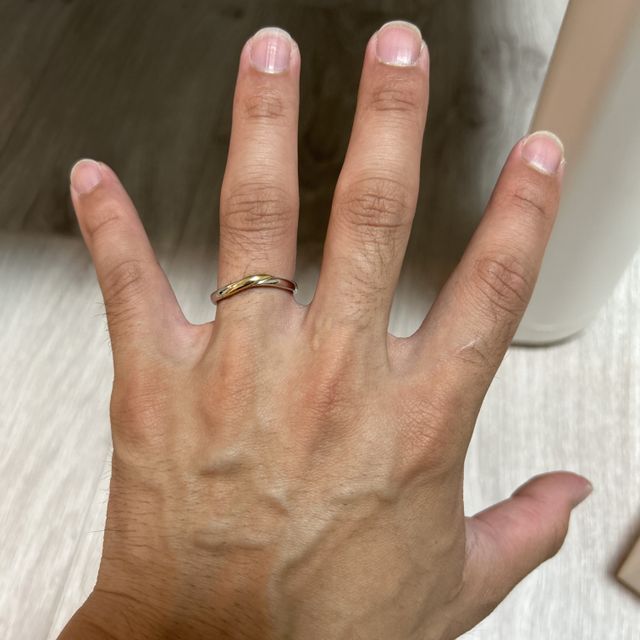 【IDEAL Plus fort(アイデアルプリュフォール)の口コミ】 デザインが個性的なものを希望していたため、この少し曲がったもよを気に…