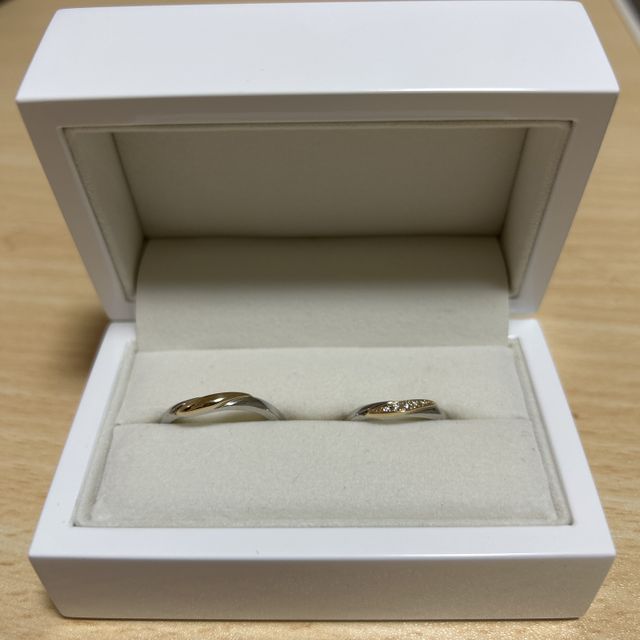 【IDEAL Plus fort(アイデアルプリュフォール)の口コミ】 デザインが個性的なものを希望していたため、この少し曲がったもよを気に…