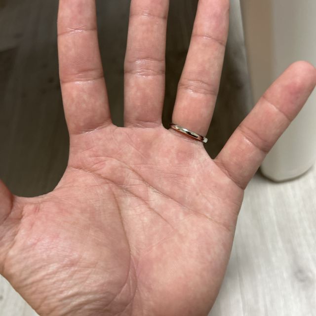 【IDEAL Plus fort(アイデアルプリュフォール)の口コミ】 デザインが個性的なものを希望していたため、この少し曲がったもよを気に…