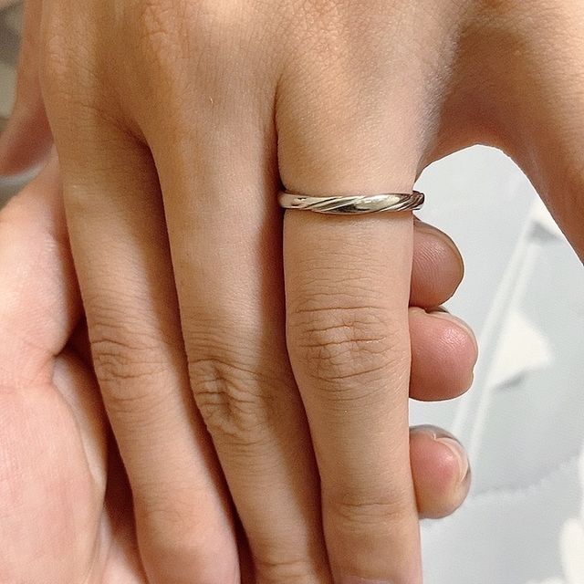 【BOASORTE(ボアソルテ)の口コミ】 お互い常に付ける予定だったので派手過ぎないのが条件でした。
いろいろ試…