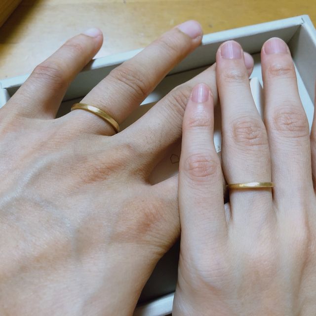 【uchimari(ウチマリ)の口コミ】 ゴールドを霞ませることで肌馴染みを良くし、自分たちで手作りした時にで…