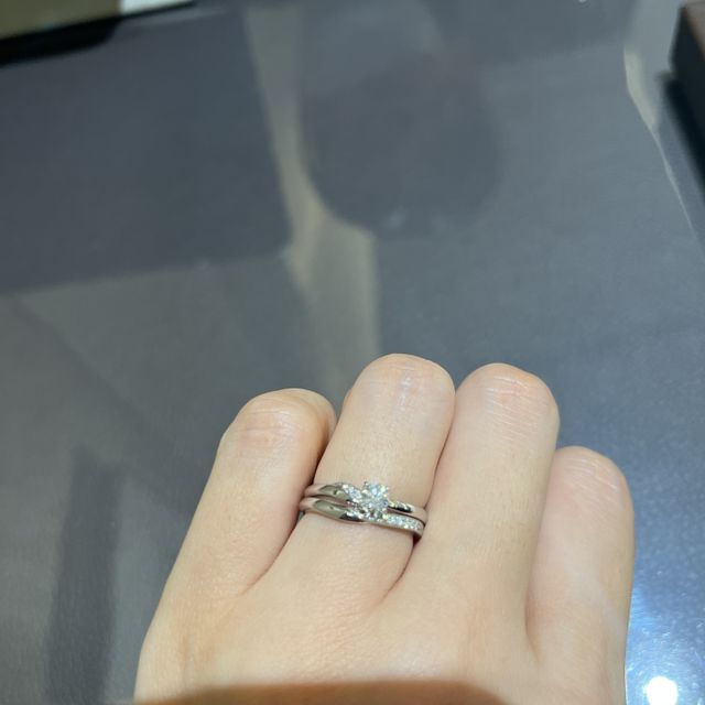 【俄(にわか)の口コミ】 セットにした時のピタッとハマる感じが可愛いです。
１つ１つの指輪に名前…