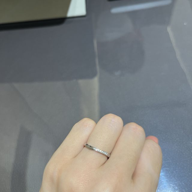 【俄(にわか)の口コミ】 セットにした時のピタッとハマる感じが可愛いです。
１つ１つの指輪に名前…