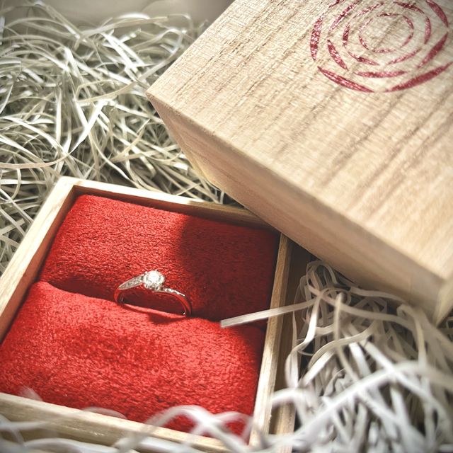 【出雲結(いずもゆい)の口コミ】 指輪のデザインはもちろん、『二人の間に流れる風が優しく、穏やかなもの…