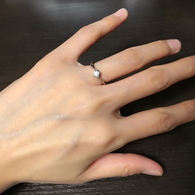 【4℃ BRIDAL(ヨンドシーブライダル)の口コミ】 婚約指輪は普段使いが出来るイメージがなく、普段使い出来そうなブルガリ…