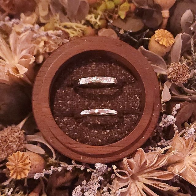 【鎌倉彫金工房の口コミ】 結婚指輪は手作りが良いとお互いに思っていたので、手作りできる鎌倉彫金…