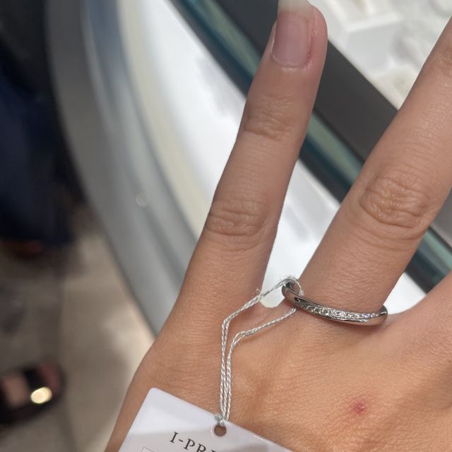 【アイプリモ(I-PRIMO)の口コミ】 ダイヤが沢山付いていて、
どこからでも見えるようなデザインが良かったの…