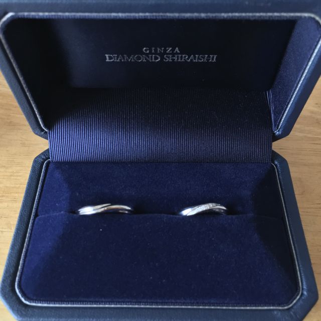 【銀座ダイヤモンドシライシの口コミ】 銀座ダイアモンドシライシ以外にも何社か来店し比較しましたが、指輪のウ…