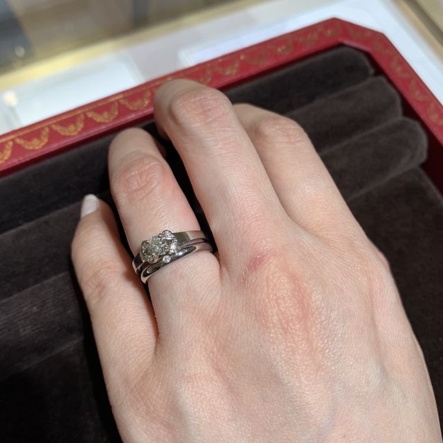 【カルティエ(Cartier)の口コミ】 リボンのような、キャンディーのようなフォルムが可愛いエレガントなデザ…