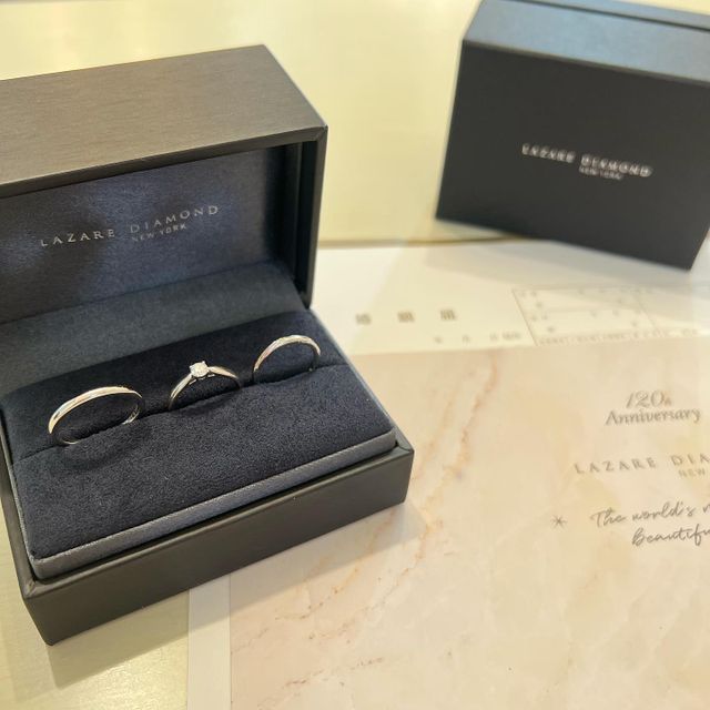 【ラザール ダイヤモンド(LAZARE DIAMOND)の口コミ】 ずっとつけるものなのでデザインが可愛いく飽きないものにしようと思い、…