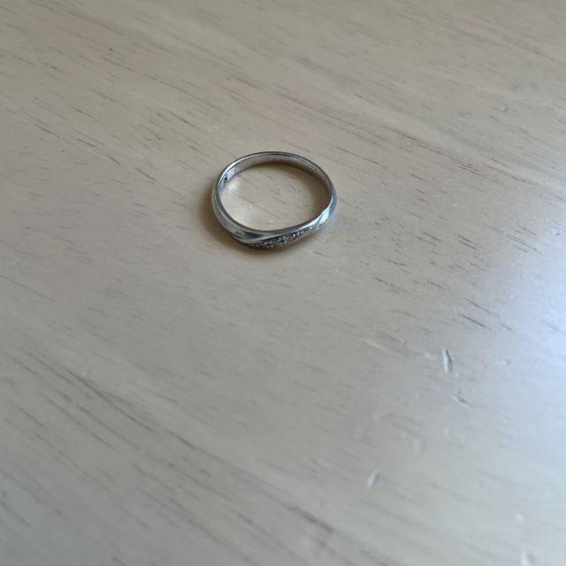 【アイプリモ(I-PRIMO)の口コミ】 デザインがかわいらしくてよかった。内側に好きな文字と石を入れられて、…