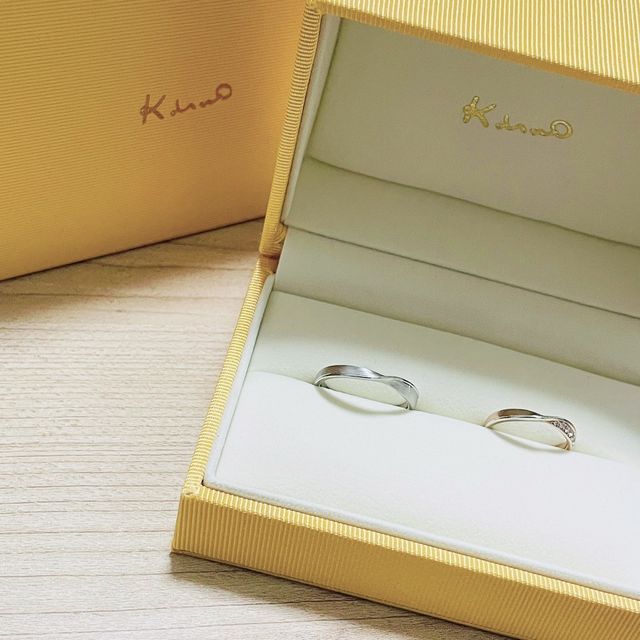 【ケイウノ ブライダル(K.UNO BRIDAL)の口コミ】 オリジナルのデザインが作れる所や裏側に入れる刻印の自由度がとても魅力…