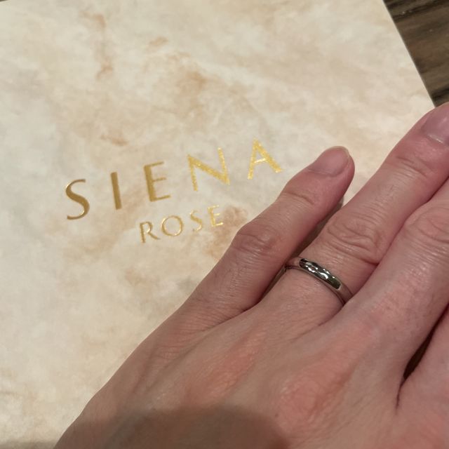 【SIENAROSE(シエナロゼ)の口コミ】 ・シンプルかつセミオーダーができるところ！
・接客がとても良くお買い物…