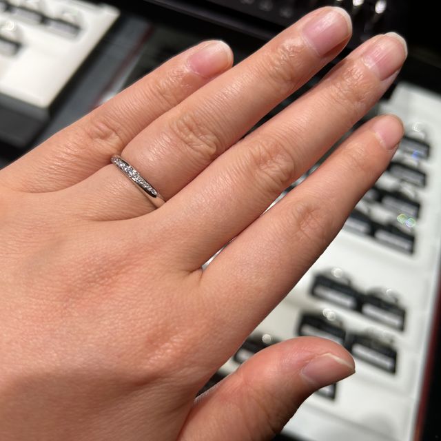 【ラザール ダイヤモンド(LAZARE DIAMOND)の口コミ】 いろんな店舗を周りましたがダイヤモンドのきらめきが一番輝いていたのと…