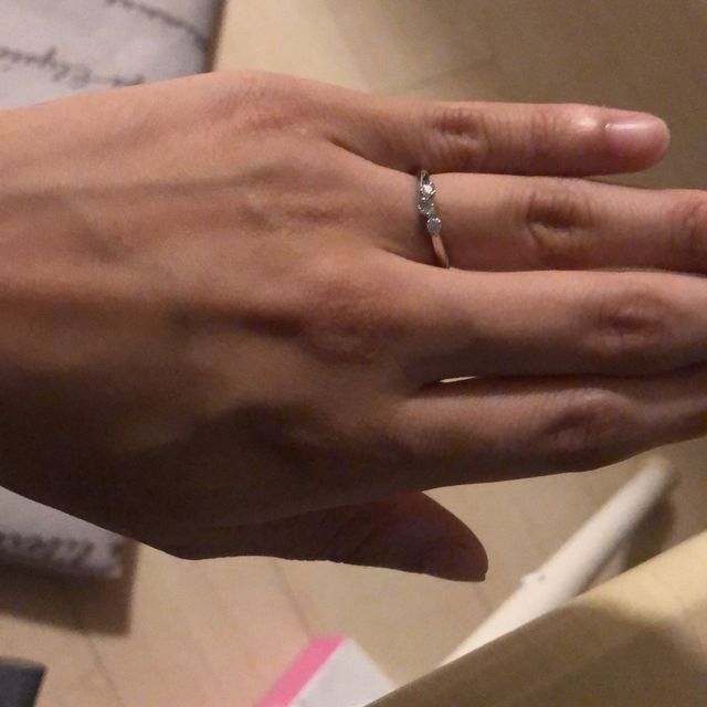 【銀座ダイヤモンドシライシの口コミ】 元々指輪はみんな同じように見えてしまっていたこともあり、私たちは指輪…