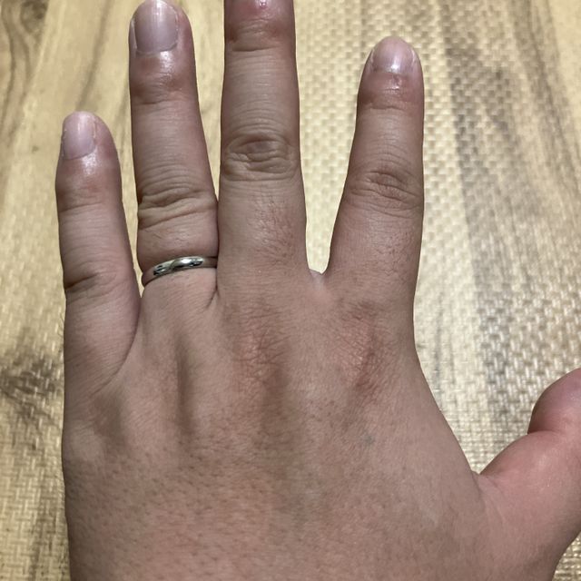 【COCKTAIL(カクテル)の口コミ】 どちらも装飾がなく派手めなものではない、シンプルなデザインの指輪を求…
