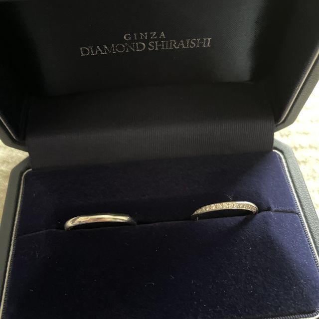 【銀座ダイヤモンドシライシの口コミ】 デザインが気に入った為。
価格が安い。
時間を気にせず色々な指輪を見た…