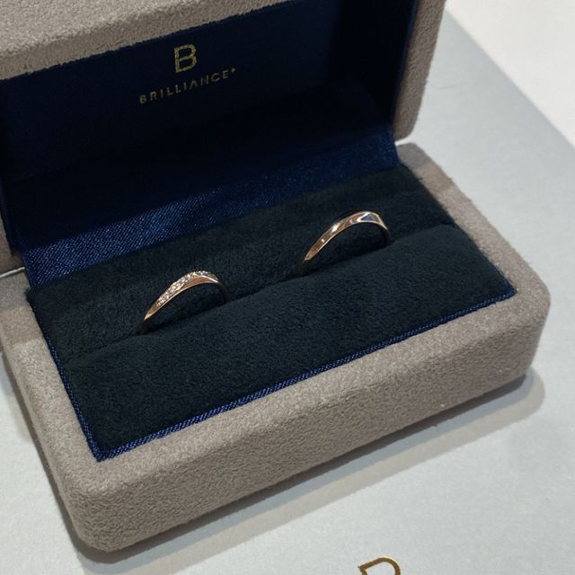 【BRILLIANCE+(ブリリアンスプラス)の口コミ】 他の人とは被らないような色でなかなか見ないシャンパンゴールドという色…