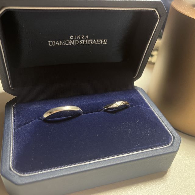 【銀座ダイヤモンドシライシの口コミ】 指輪の内側が滑らかですごく付け心地がよかったです。種類もたくさんある…
