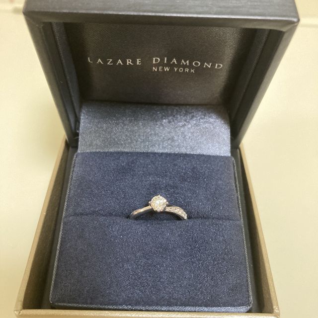 【ラザール ダイヤモンド(LAZARE DIAMOND)の口コミ】 デザインが他の店舗と比べて高級感があり、他とは違う個性あるデザインで…