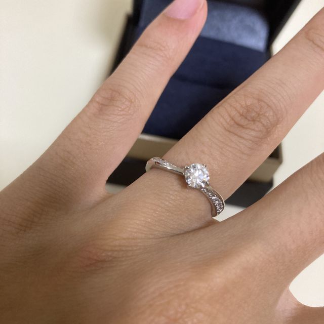 【ラザール ダイヤモンド(LAZARE DIAMOND)の口コミ】 デザインが他の店舗と比べて高級感があり、他とは違う個性あるデザインで…