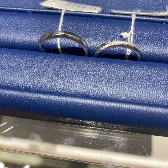 【銀座ダイヤモンドシライシの口コミ】 婚約指輪と結婚指輪をセットでつけた時に
バランスの良いものと考えました…