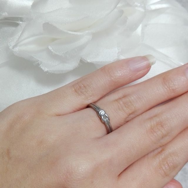 【STAR JEWELRY(スタージュエリー)の口コミ】 結び目がうさぎみたいで可愛いと思い一目惚れしました。他の指輪も色々み…